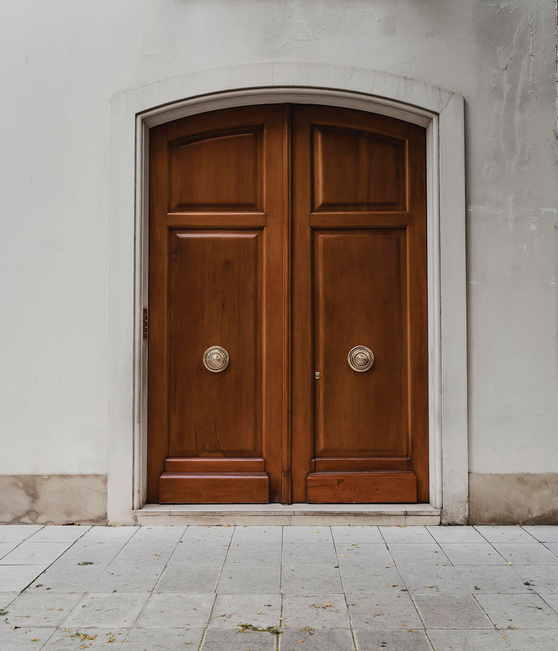 Puertas de madera en Pamplona